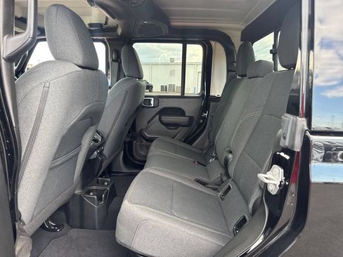 Used 2025 Jeep Gladiator Sport AWD/4WD image 14