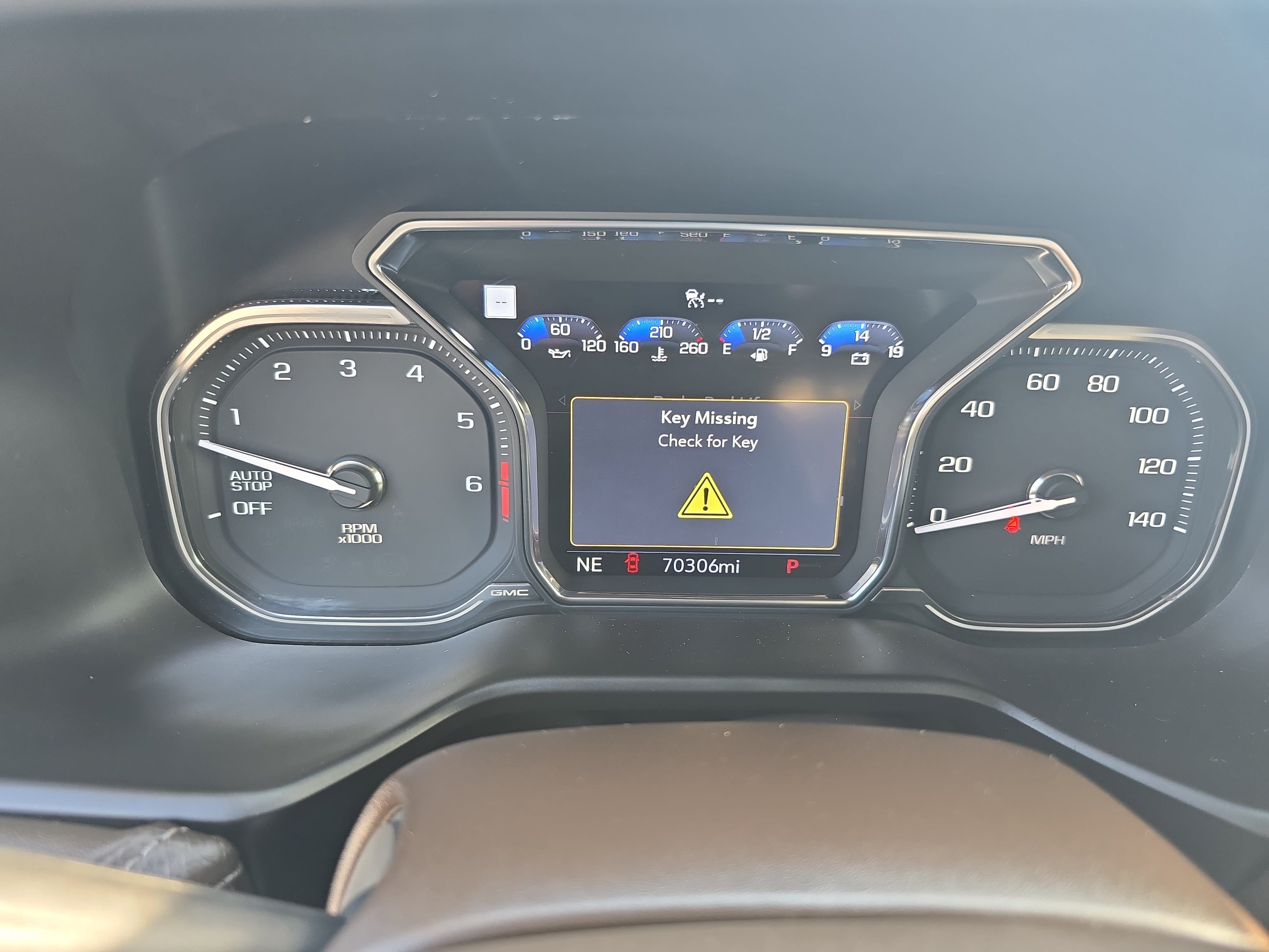 Used 2021 GMC Yukon Denali w/ Denali Premium Package RWD image 19