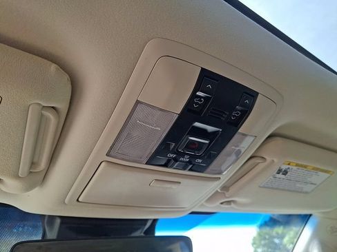 Used 2022 Lexus GX 460 Premium w/ Premium Package AWD/4WD image 30