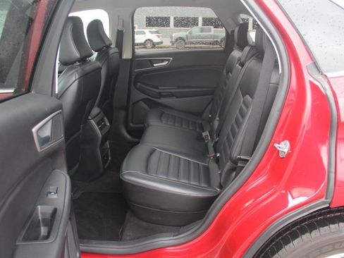 Certified 2024 Ford Edge SEL image 12