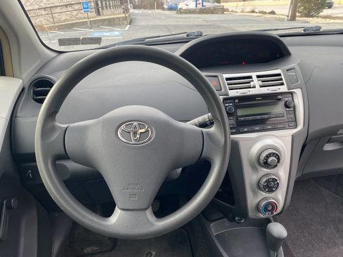 Used 2008 Toyota Yaris 2-Door Hatchback image 20