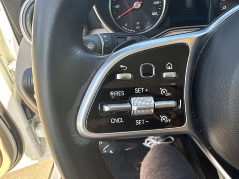 Certified 2022 Mercedes-Benz GLC 300 image 28