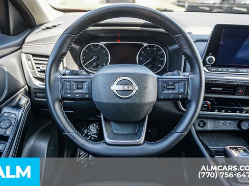 Used 2025 Nissan Rogue SV image 29