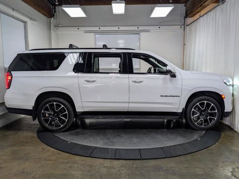 Used 2022 Chevrolet Suburban RST w/ Luxury Package AWD/4WD image 10