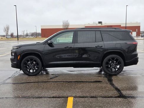 Used 2024 Chevrolet Traverse RS w/ LPO, Floor Liner Package image 7