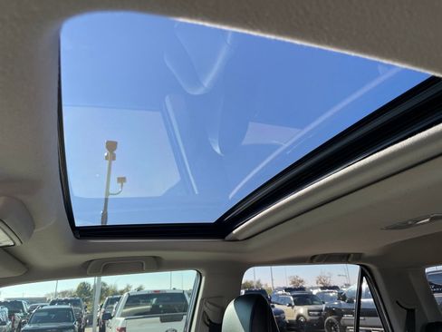 Used 2017 Toyota 4Runner SR5 Premium image 22