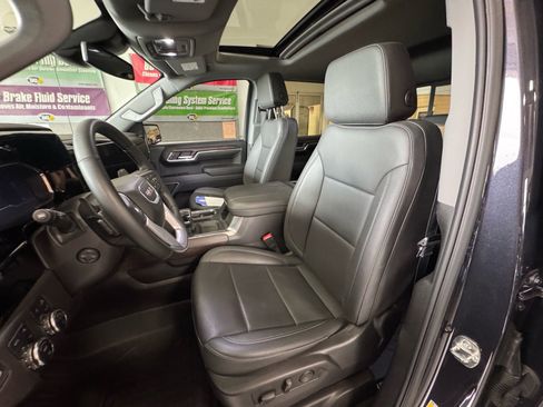 Certified 2025 GMC Sierra 1500 SLT w/ SLT Premium Plus Package image 19