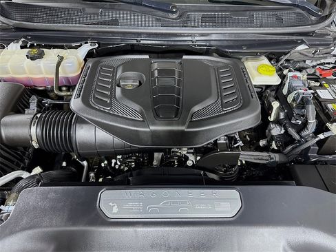 Used 2024 Jeep Wagoneer L Series II image 31