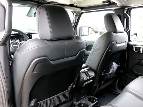 New 2026 Jeep Gladiator Sport image 17