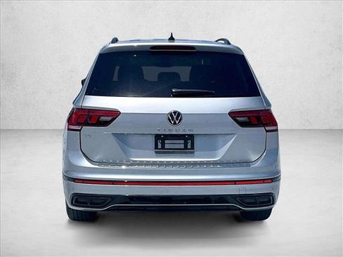 Used 2022 Volkswagen Tiguan SE R-Line FWD image 4