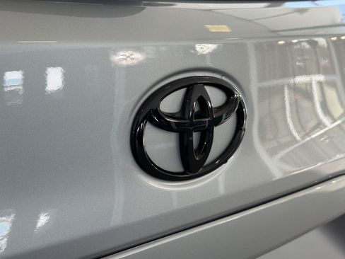 Used 2024 Toyota Corolla Cross AWD Hybrid w/ Convenience Package image 34