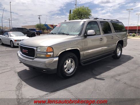Used 2003 GMC Yukon XL SLT w/ 1SD Preferred Equipment Group AWD/4WD image 4
