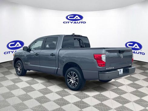 Used 2023 Nissan Titan SV RWD image 5