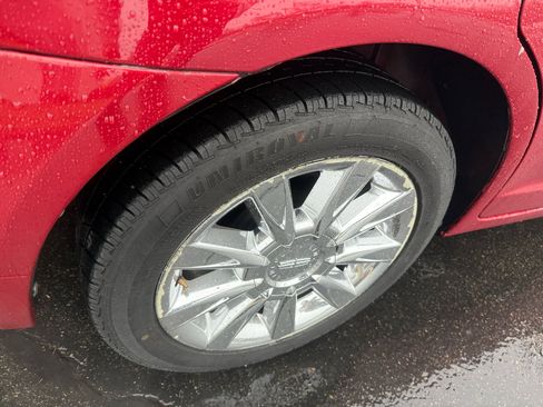 Used 2011 Lincoln MKZ image 18