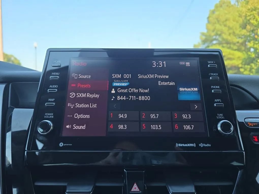 Used 2021 Toyota Camry XLE FWD image 27