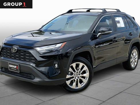 Used 2024 Toyota RAV4 XLE Premium image 1