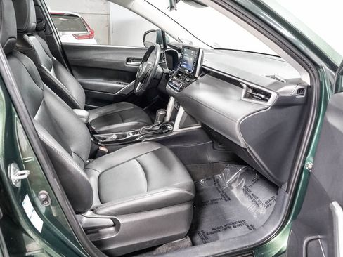 Certified 2022 Toyota Corolla Cross XLE w/ Convenience Package AWD/4WD image 17