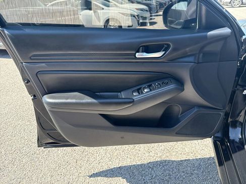 Used 2022 Nissan Altima 2.5 S image 11