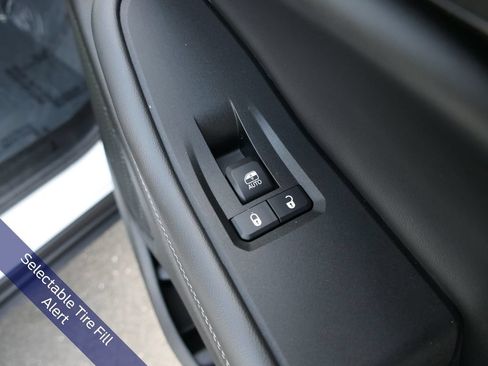Used 2023 Jeep Grand Cherokee Altitude AWD/4WD image 28