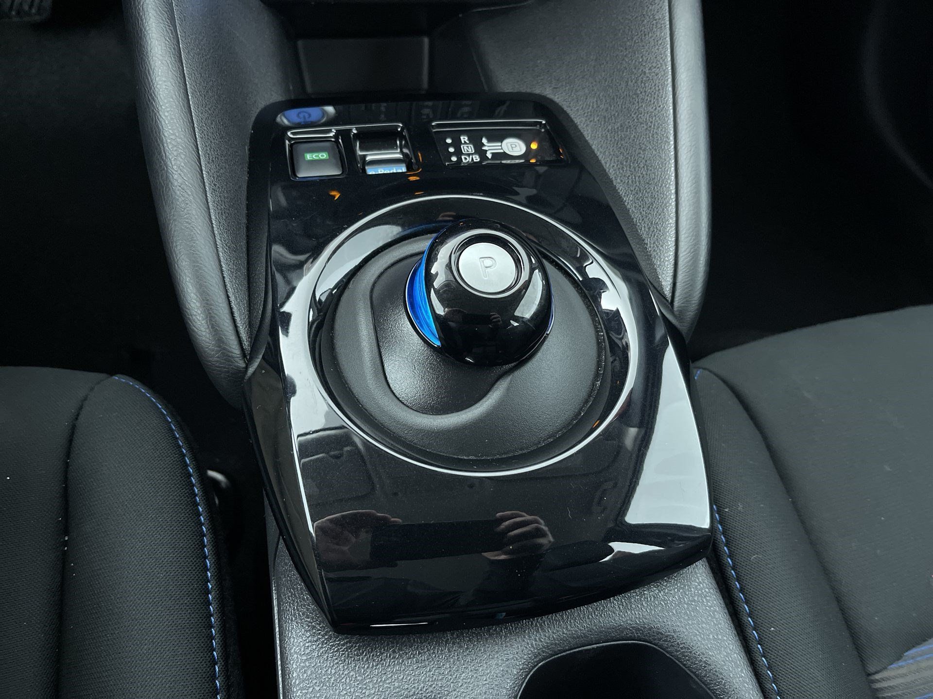 Certified 2025 Nissan Leaf SV Plus FWD image 22