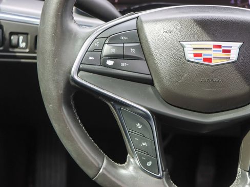 Used 2018 Cadillac XT5 Premium Luxury FWD image 29