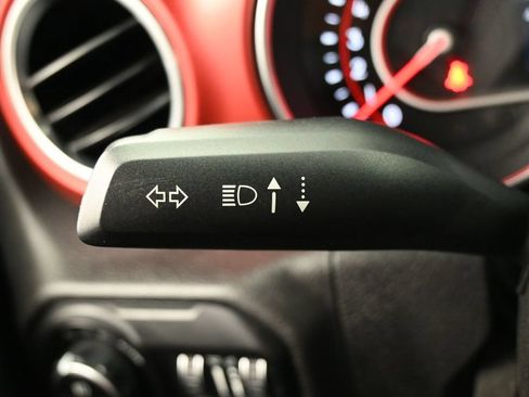 Used 2021 Jeep Gladiator Rubicon AWD/4WD image 18