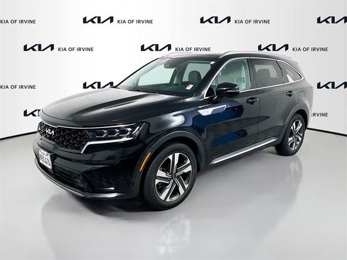 Certified 2023 Kia Sorento SX Prestige w/ Panoramic Sunroof Package image 4