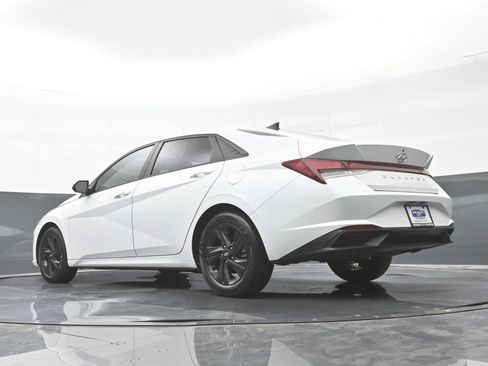 Certified 2021 Hyundai Elantra SEL FWD image 36