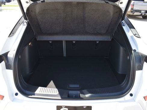 New 2025 Buick Envista Avenir image 9