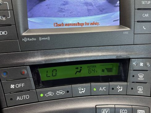 Used 2015 Toyota Prius Three FWD image 10