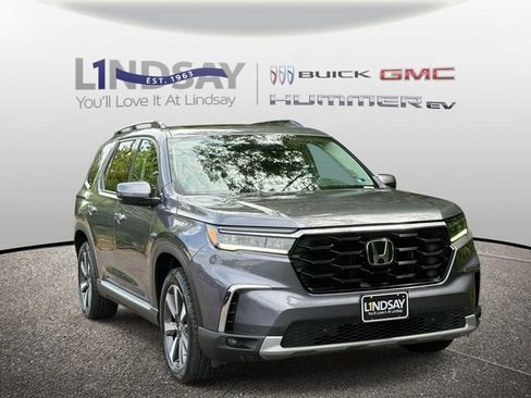 Used 2023 Honda Pilot Touring image 1