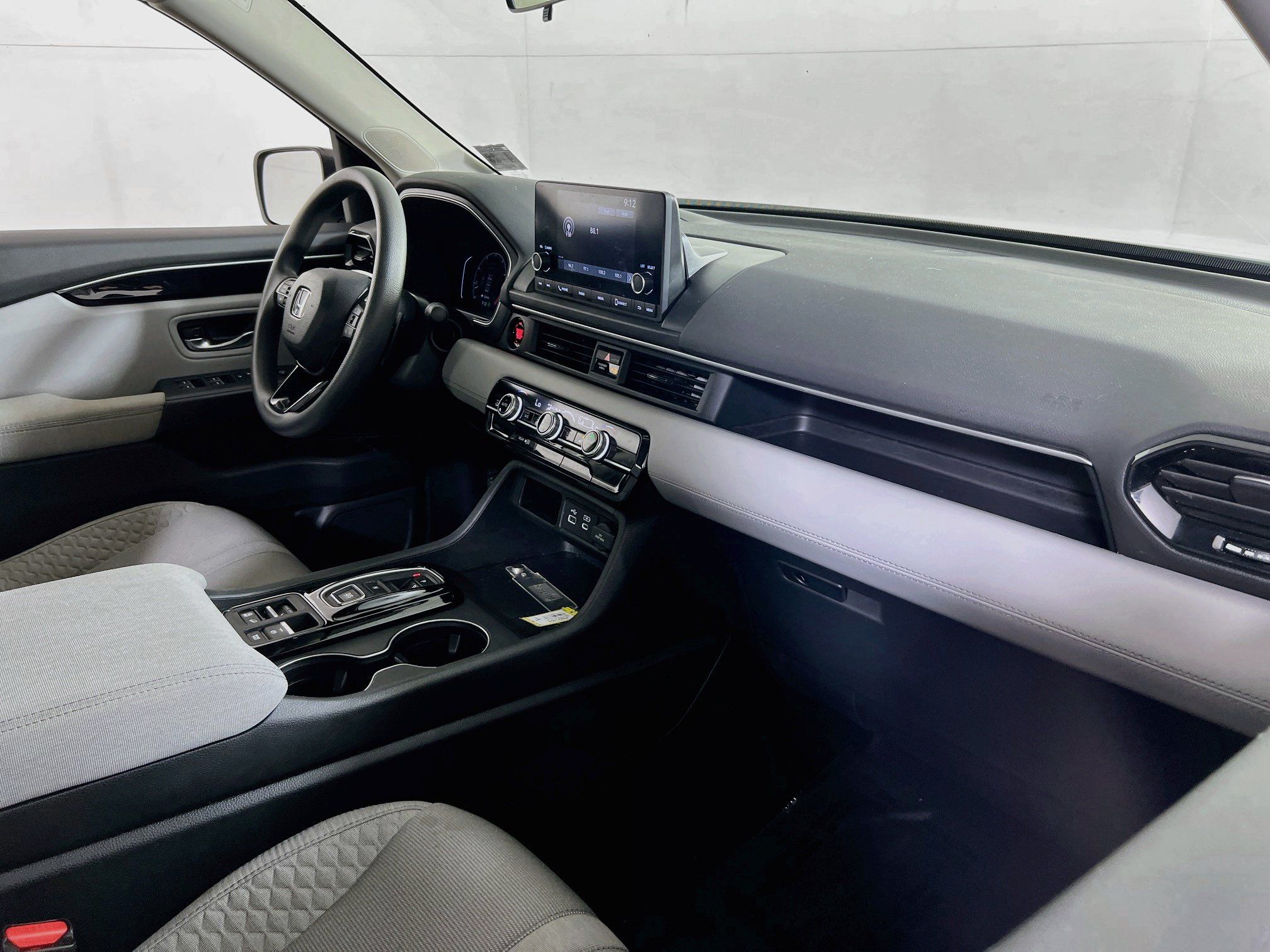 Used 2023 Honda Pilot LX image 27