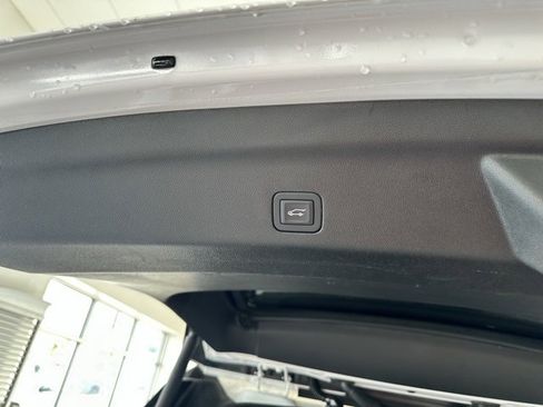 Used 2025 GMC Yukon XL Denali w/ Sun & Power Step Package image 20