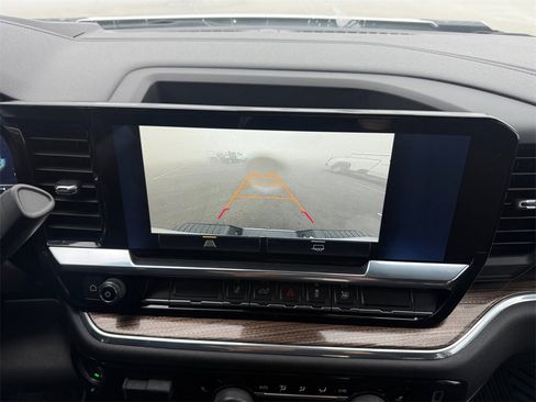 Certified 2024 Chevrolet Silverado 2500 LT image 25