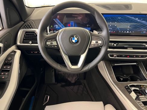 Used 2026 BMW X5 xDrive40i w/ Parking Assistance Package AWD/4WD image 25