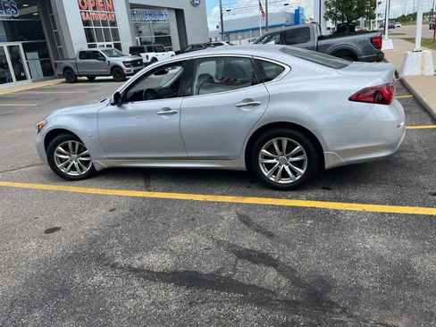Used 2019 INFINITI Q70 Luxe w/ Proactive Package AWD/4WD image 8