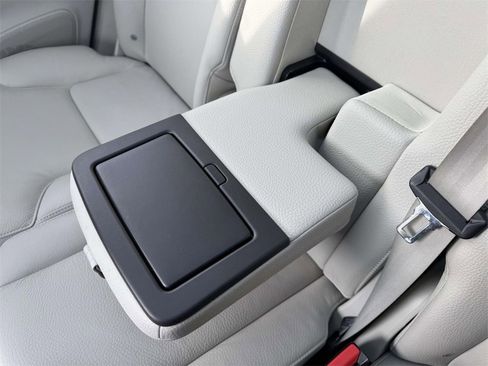 Certified 2024 Volvo XC90 B5 Core w/ Climate Package image 10