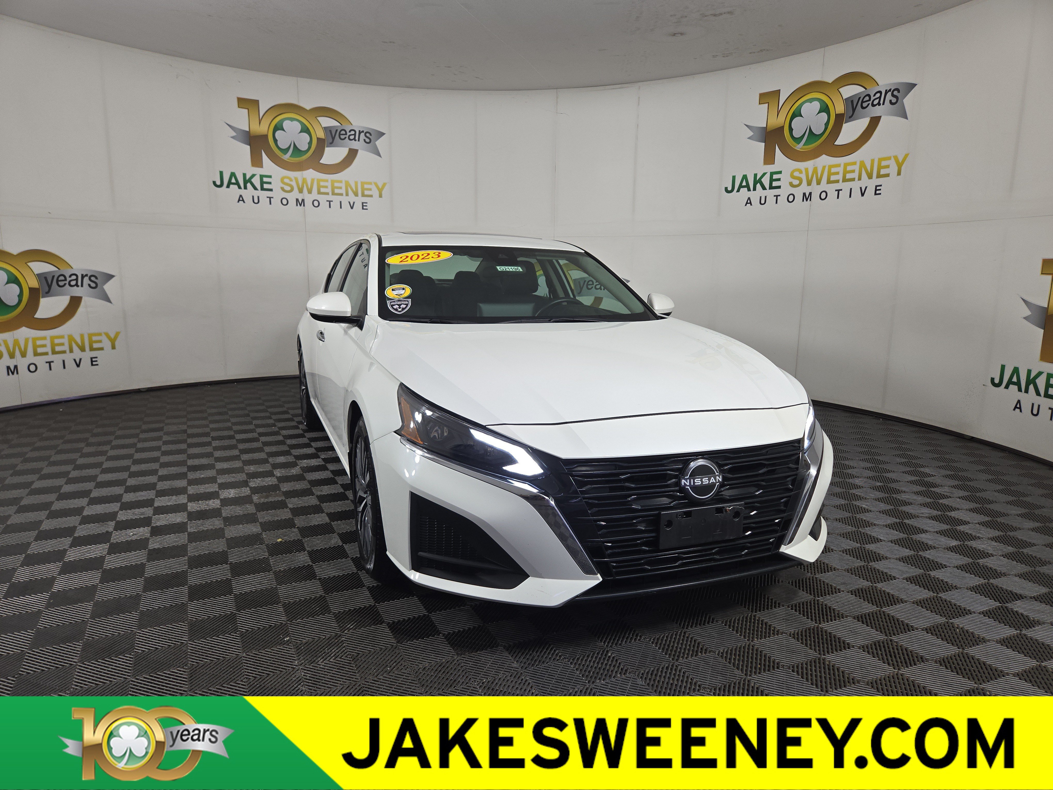 Used 2023 Nissan Altima 2.5 SV w/ SV Premium Package FWD image 1