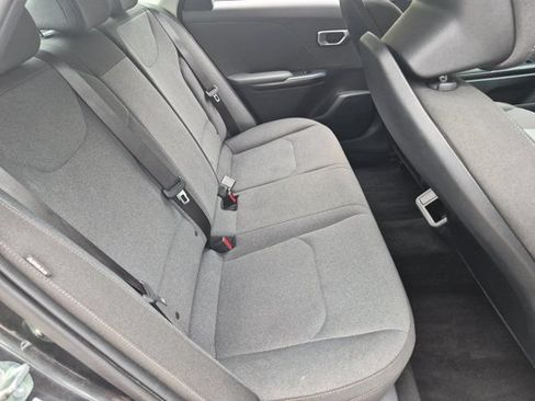 Used 2025 Kia K4 FWD image 26