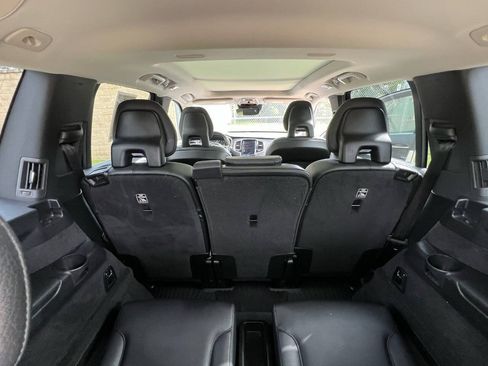 Used 2018 Volvo XC90 T6 Momentum w/ Convenience Package AWD/4WD image 32