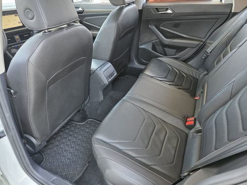 Used 2020 Volkswagen Jetta SEL Premium image 28