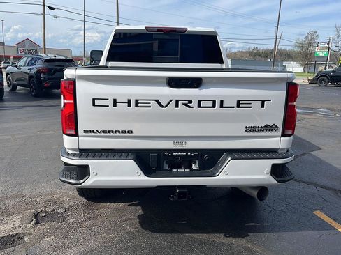 Used 2024 Chevrolet Silverado 2500 High Country w/ High Country Premium Package image 5