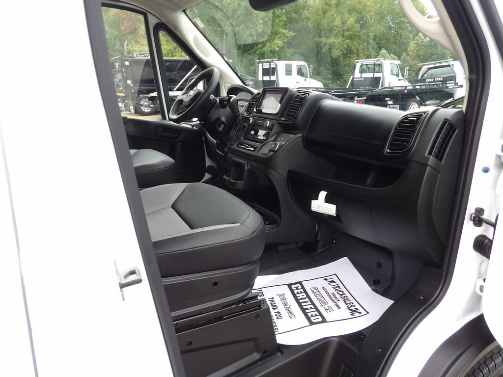 Used 2026 RAM ProMaster 2500 w/ Convenience Group FWD image 30