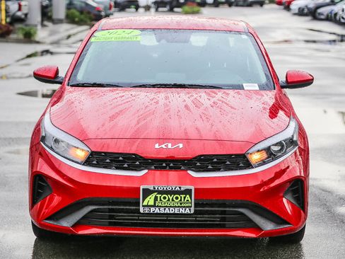 Used 2024 Kia Forte LXS image 2