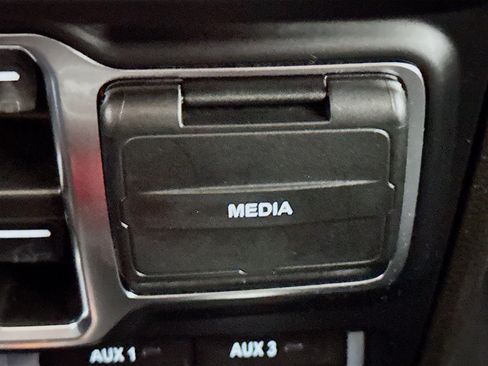 Used 2024 Jeep Wrangler Unlimited Rubicon 4xe AWD/4WD image 25