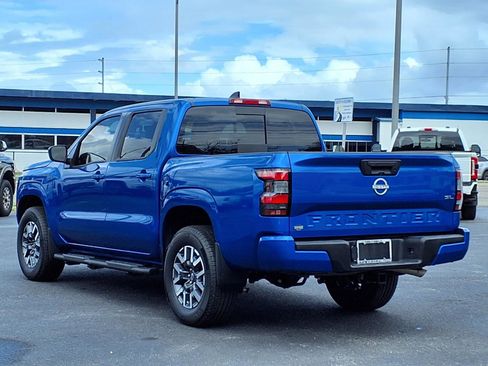 Used 2024 Nissan Frontier SL image 4