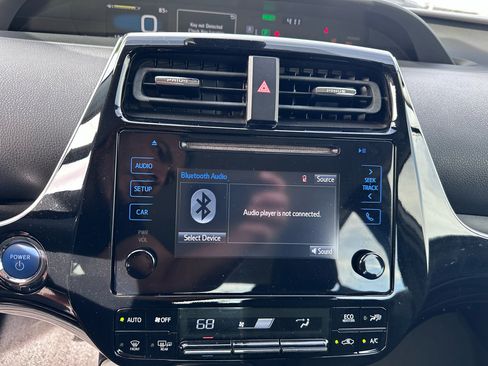 Used 2018 Toyota Prius Two image 15