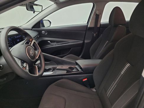Used 2022 Hyundai Elantra SEL FWD image 17