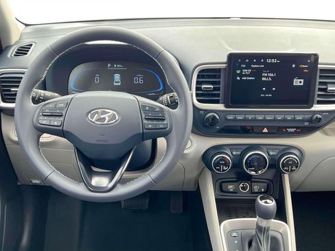 New 2025 Hyundai Venue Limited image 26