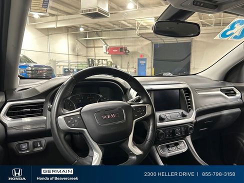 Used 2023 GMC Acadia SLT FWD image 15